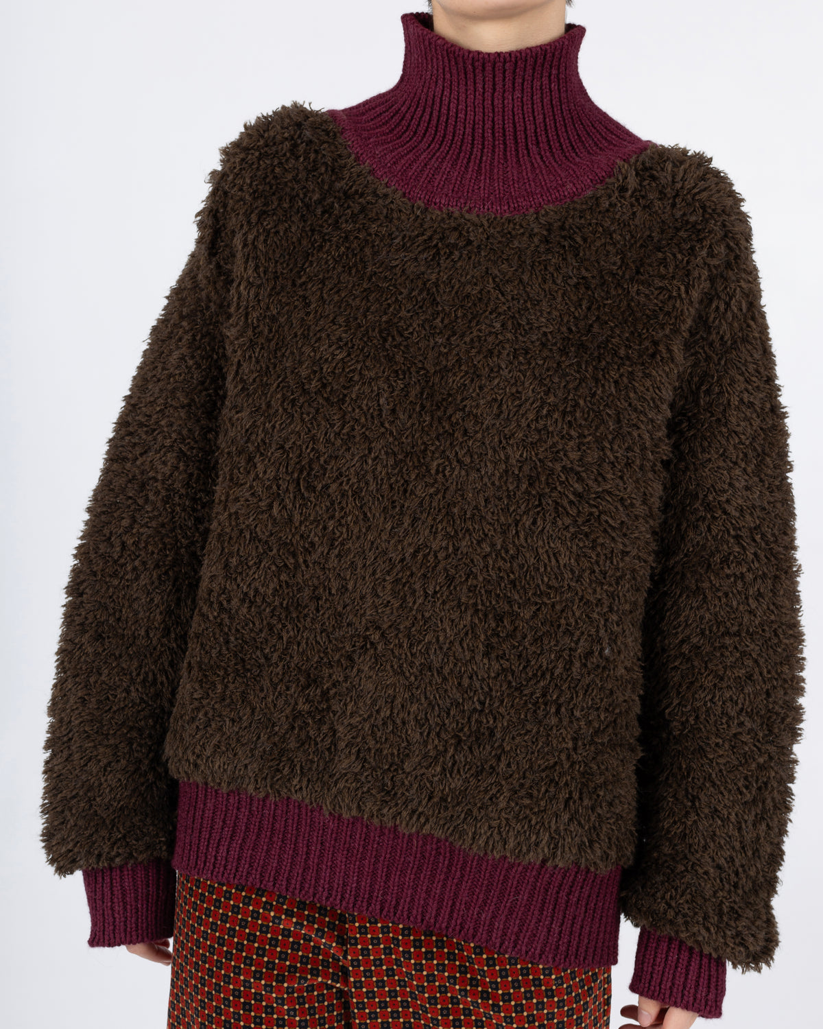 Bao Sweater, Earth