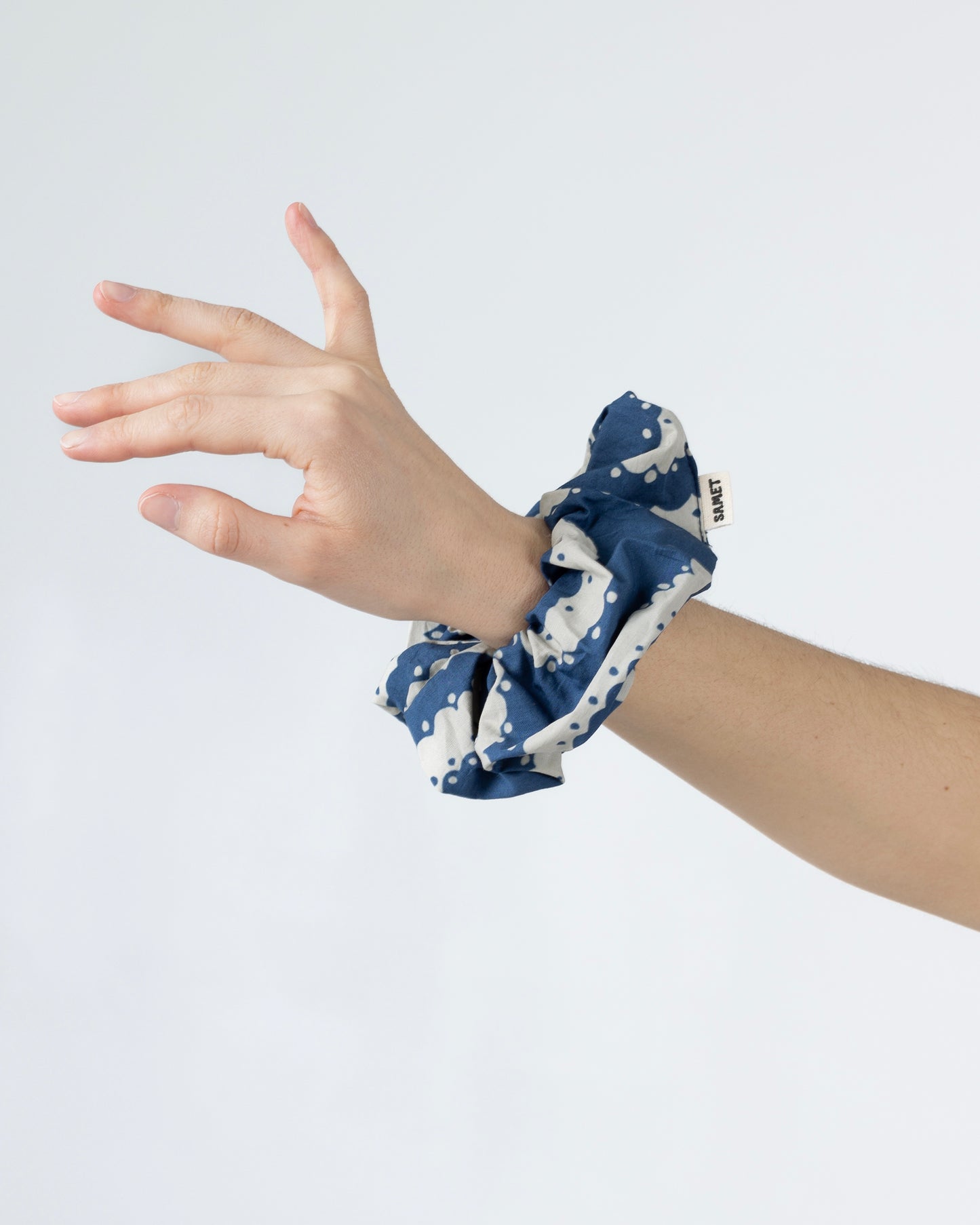 Scrunchie, Doilies Print